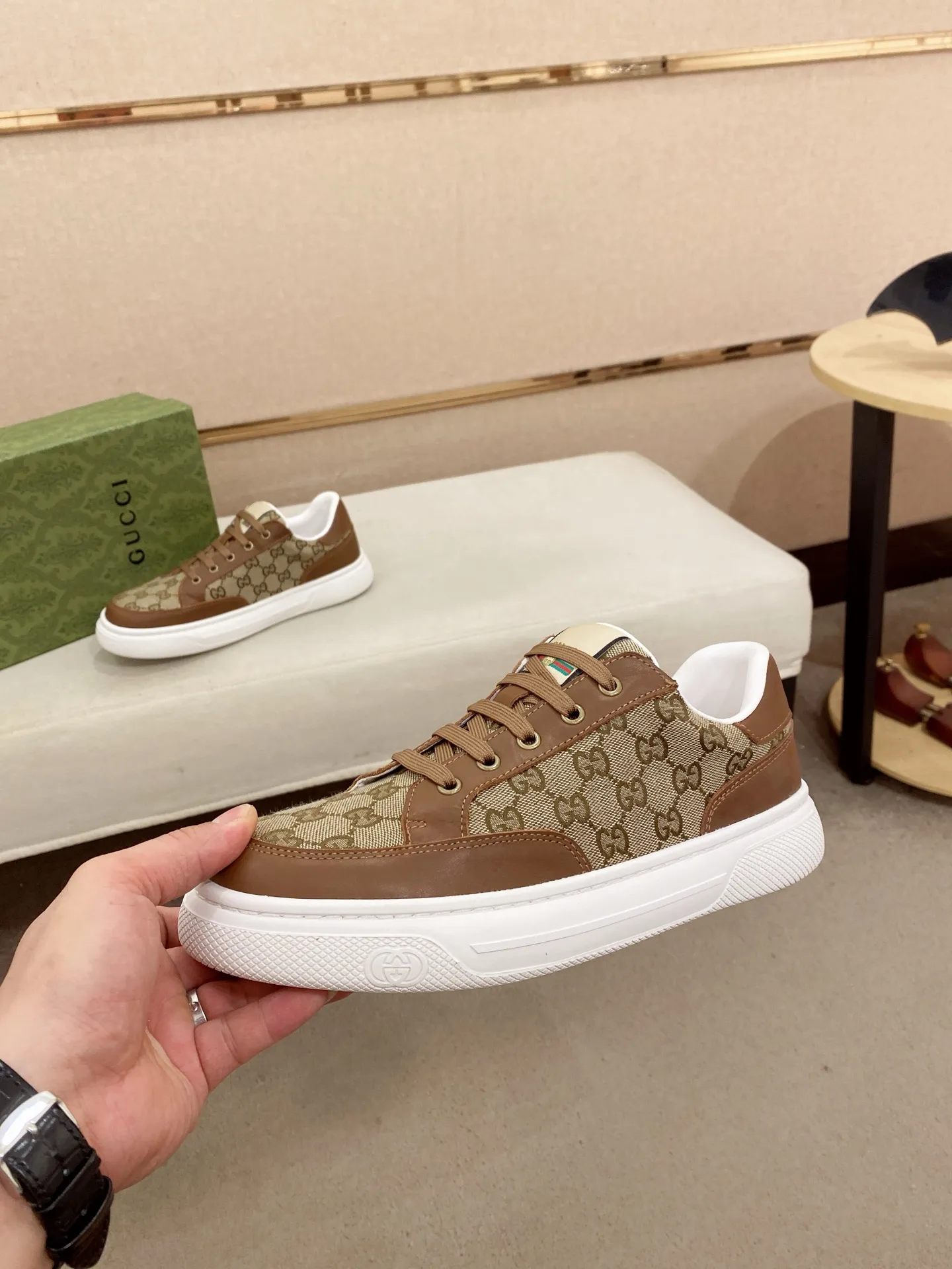 Men's clothing and shoes💰 440💰🇮🇹🇮🇹GUCCI🔍🔍New models are on sale at the same time at counters, uppers🇮🇹 Italian imported first-layer cowhide, fully imported sheepskin lining💪💪, completely 1⃣️ to 1 ⃣️Re-engraved🇮🇹💪💪, ⚠Sole: The original sole is specially provided by the original factory, the exclusive movable molded sole is super comfortable, ⚠The original factory follows the order, 🔍🔍high quality, you can enter and exit the counter at will, welcome to compare⚠. Code number:38-44